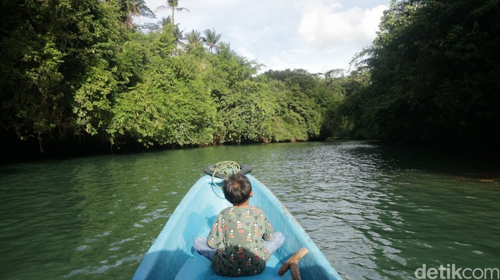 1746444611494-menyusuri-kejernihan-alam-green-canyon-di-pangandaran-1746416438371