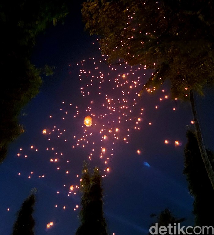 1747113552971-pelepasan-lampion-di-borobudur-1747093868657
