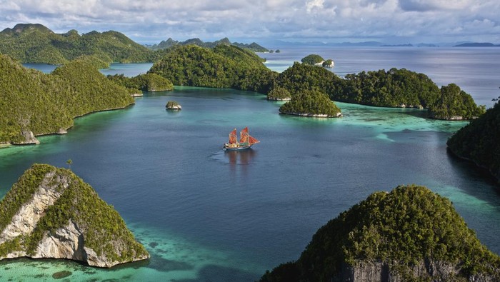 1749122109348-surga-raja-ampat-terancam-tambang-alarm-untuk-alam-1749105418264_169