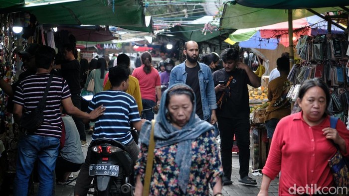 1749792024593-menanti-pasar-baru-jadi-ikon-baru-wisata-belanja-jakarta-1749721538379_169