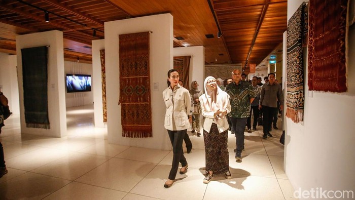 1750851044927-mengenal-peta-sebaran-tenun-nusantara-di-tmii-1750826081308_169