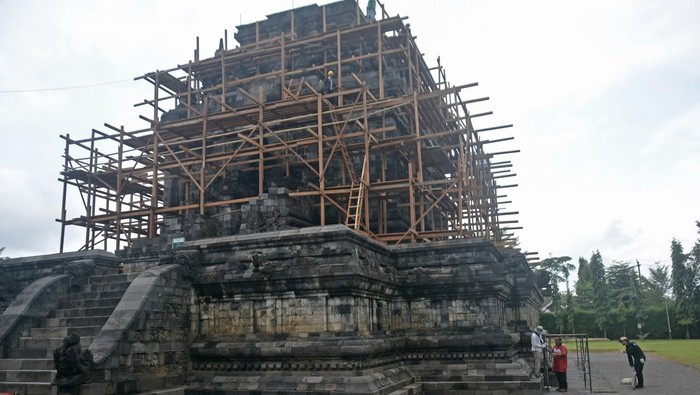 1751649132251-bocor-candi-mendut-magelang-mulai-dipugar-1751622624323_169