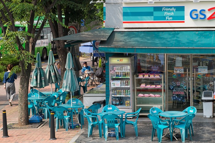 1761285946719-minimarket-di-korea-selatan-1