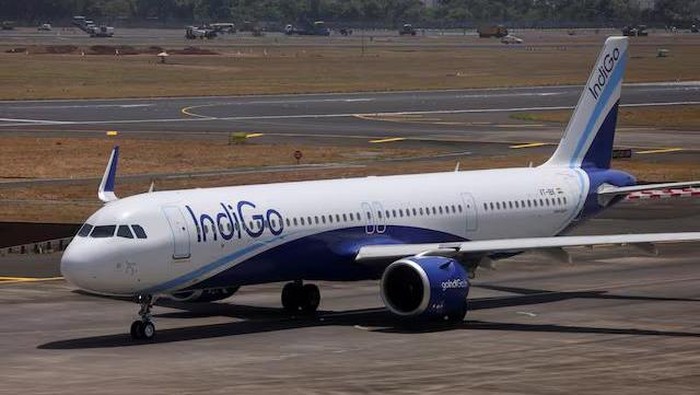 1761328099477-maskapai-indigo-1761290624672_169