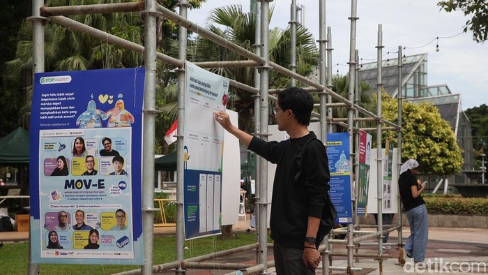 1761392529966-festival-taman-menteng-hidupkan-ruang-publik-dengan-kreativitas-1761371331087_169