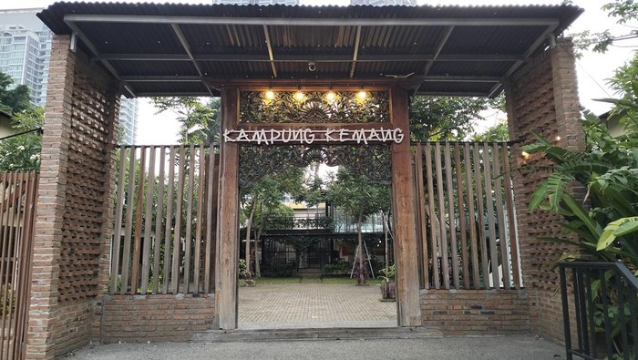 1761587141478-kampung-kemang-yang-sepi-di-2025-1760947181035_169