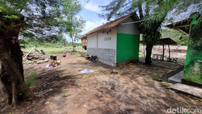 1761673547198-suasana-pantai-gua-cemara-bantul-usai-viral-festival-lampion-jadi-hujan-api-senin-27102025-1761551838676_169