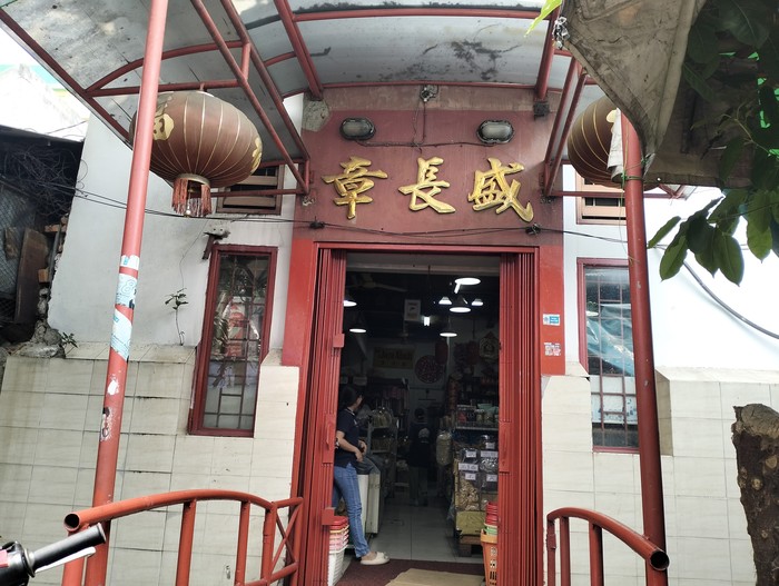 1761717672340-kawasan-petak-sembilan-glodok-jakarta-barat-1761176701733