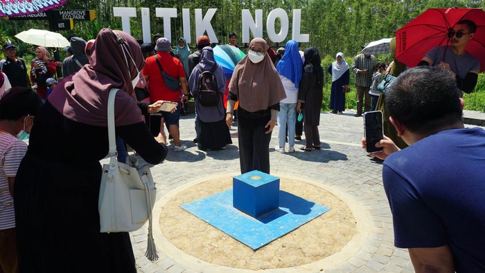 1761890391255-brimob-jaga-ketat-wisata-titik-nol-di-ikn-nusantara-3_169