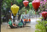 1761933346794-vietnam-banjir-turis-dievakuasi-1761903590128