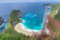 1761976268378-proyek-lift-di-tebing-curam-pantai-kelingking-nusa-penida-klungkung-bali-foto-dok-istimewa-1761904862189_169