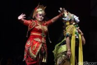 1761997214099-pagelaran-wayang-topeng-bertajuk-setyakasih-1761968043643