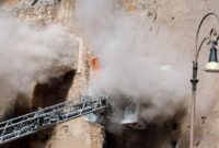 1762235656886-reruntuhan-torre-dei-conti-di-roma-picu-kepulan-debu-dekat-colosseum-1762174022233_169