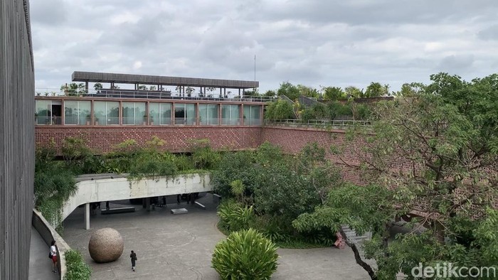 1762408621324-desa-potato-head-bali-1_169