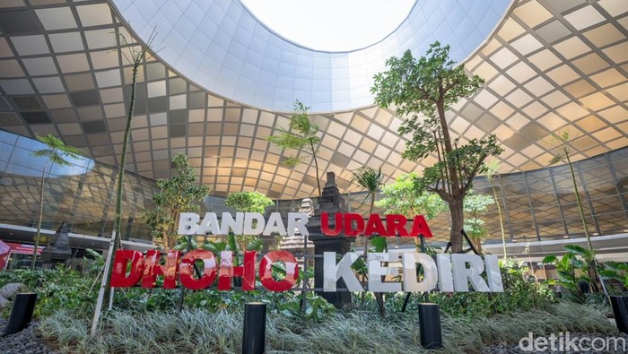 1762537630619-bandara-dhoho-kediri_169