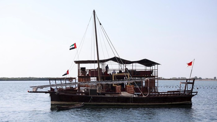 1763056128872-pesona-mutiara-suwaidi-warisan-laut-arab-yang-tetap-bersinar-1763018012660_169