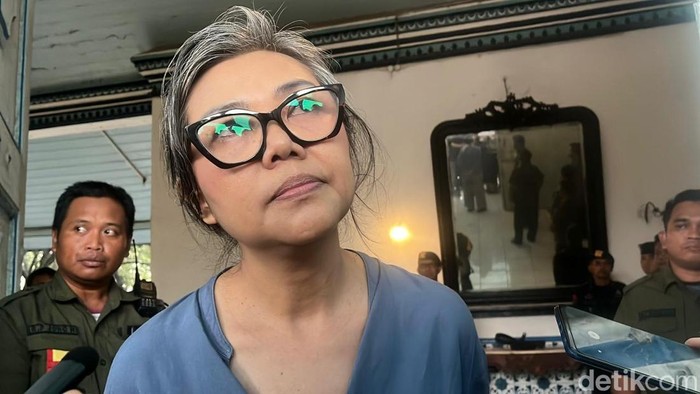 1763121063300-putri-tertua-paku-buwono-xiii-gkr-timoer-rumbay-kusuma-dewayani-di-keraton-solo-kamis-13112025-1763025887277_169