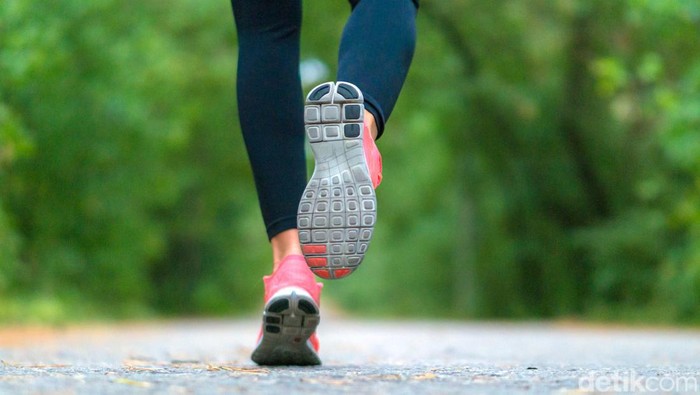 1763142715608-ilustrasi-lari_169