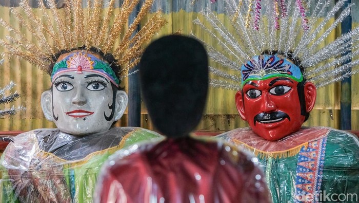 1763271912811-perajin-jagakarsa-jaga-tradisi-betawi-lewat-ondel-ondel-1756202737206_169
