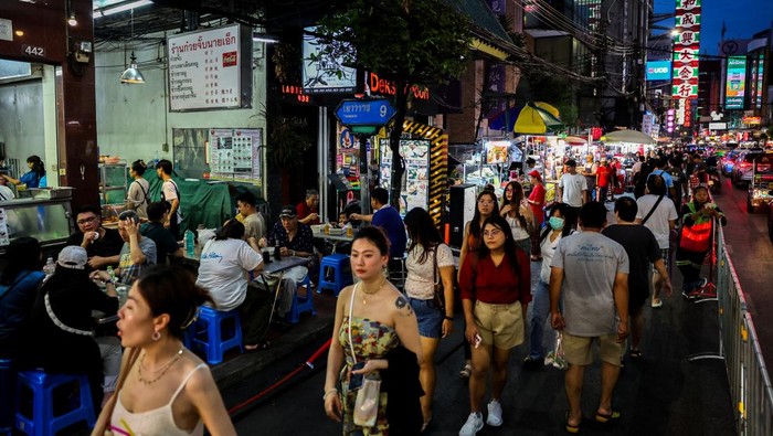 1763293446009-ramainya-wisata-kuliner-di-pecinan-bangkok-surga-jajanan-turis-1750167854393_169