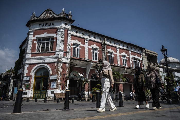 1763380660041-wisata-kota-lama-masih-jadi-primadona-di-semarang-1748595711540