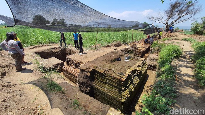 1763380708630-situs-kumitir-mojokerto-8_169