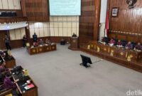 1763401591991-rapat-paripurna-dprd-provinsi-bali-di-wiswa-sabha-utama-kantor-gubernur-bali-senin-17112025-foto-fabiola-dianiradetikbali-1763373246541_169