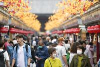 1763896202117-wisata-jepang-kembali-diserbu-turis-asing-1_169