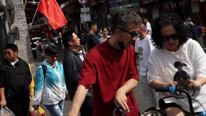 1763917695190-beijing-diserbu-wisatawan-saat-libur-panjang-golden-week-dimulai-1759311802414_169