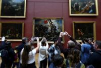1764349661154-potret-museum-louvre-kembali-dibuka-usai-pencurian-perhiasan-bernilai-fantastis-1761199923420_169
