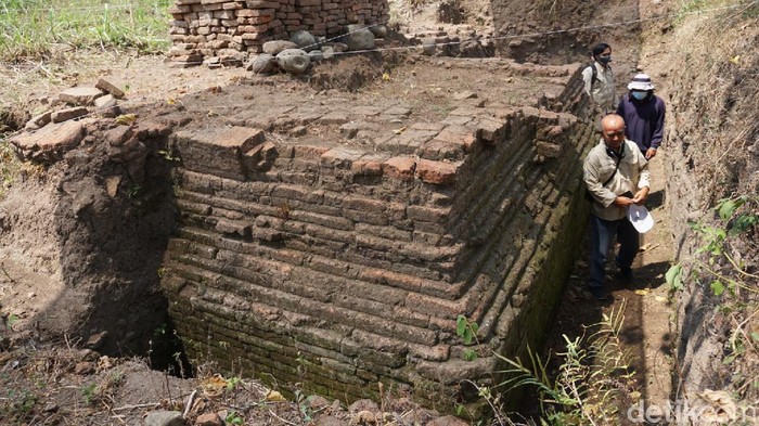 1764500793150-situs-kumitir-mojokerto-2_169