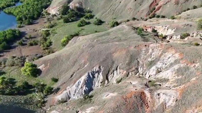 1764781673134-lokasi-tambang-emas-ilegal-di-pulau-sebayur-besar-labuan-bajo-manggarai-barat-ntt-1764344733055_169