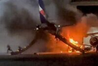 1765084067576-tangkapan-layar-dari-video-yang-beredar-menunjukkan-kebakaran-di-landasan-bandara-sao-paulo-1764994344826_169