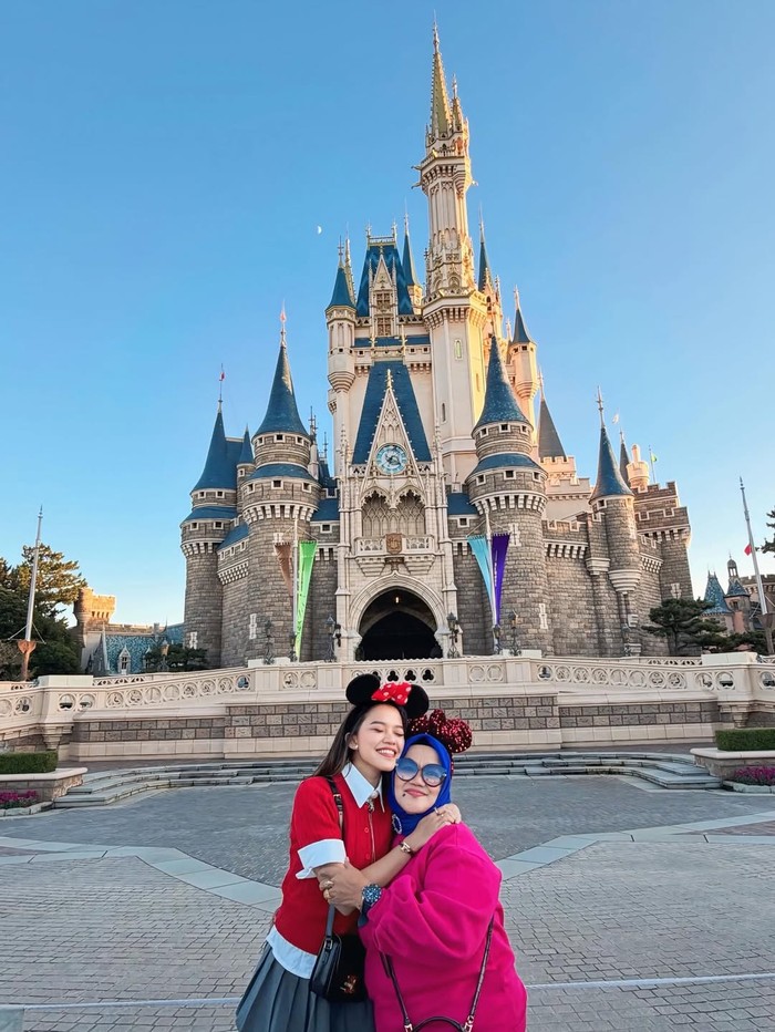 1765127299652-liburan-ummi-quary-di-jepang-1765087837211