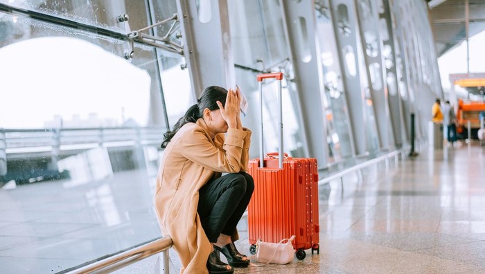 1765429730969-ilustrasi-penumpang-di-bandara-1755590488980_169