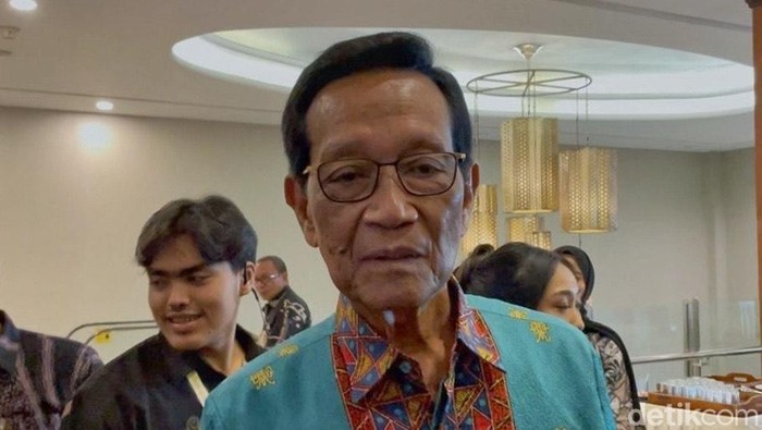 1765451185916-gubernur-diy-sri-sultan-hamengku-buwono-x-di-jogja-senin-24112025-1763972410378_169