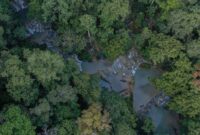 1765537709093-wisata-air-terjun-moramo-di-konawe-selatan-1762139091448_169