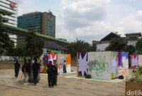 1765645691310-jakarta-mural-festival-warnai-ruang-publik-peruri-1765617909754_169