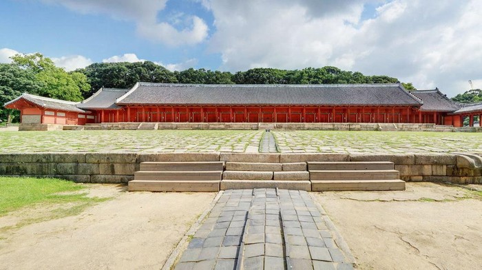 1765796820910-kuil-jongmyo-1762320232634_169