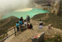 1765861699723-kenaikan-status-gunung-kelimutu_169