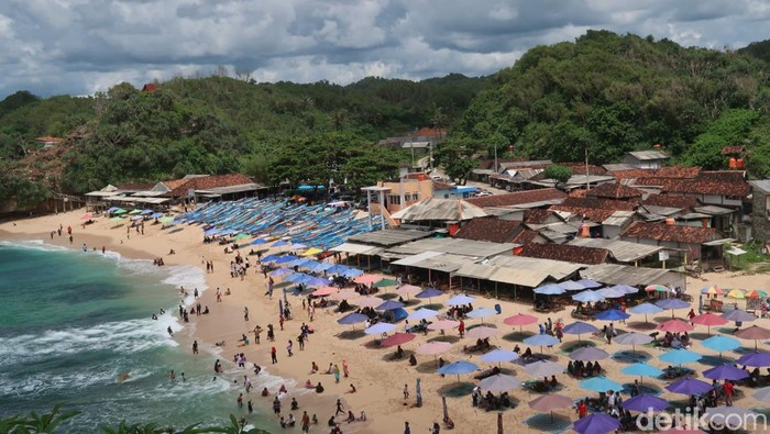 1765991391664-suasana-di-pantai-drini-gunungkidul-8_169