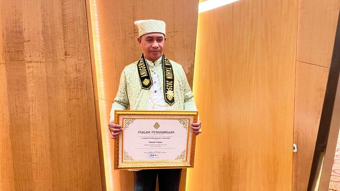 1766077663516-mustafa-mansur-1766056511246_169