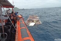 1766984917553-tim-sar-gabungan-menemukan-puing-kapal-pinisi-putri-sakinah-yang-tenggelam-di-selat-pulau-padar-taman-nasional-komodo-labuan-b-1766841228310_169