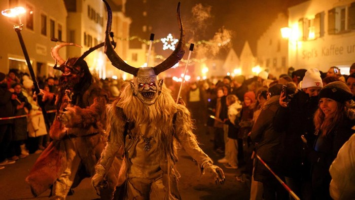 1767071354123-rauhnacht-meriahkan-dua-belas-malam-natal-di-beilngries-1767011279754_169