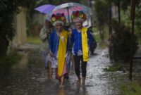 1767244170359-pesta-adat-ngarot-lelea-1767157124491_169