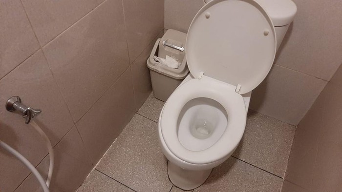 1767416921970-toilet-blok-m-1767376964475_169