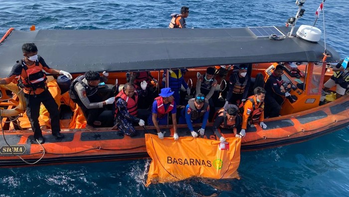 1767676045494-jenazah-pelatih-valencia-1767499408333_169