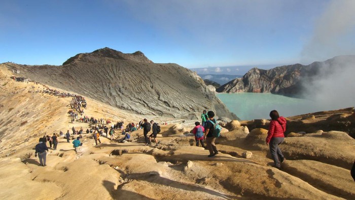 1767935284599-libur-waisak-twa-ijen-ramai-dikunjungi-wisatawan-2_169