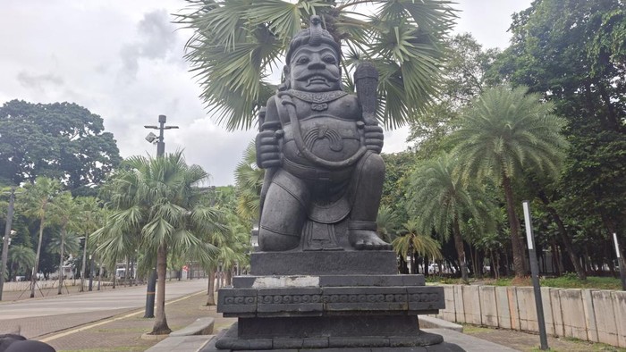 1768194438452-patung-dwarapala-gbk-1767956828223_169