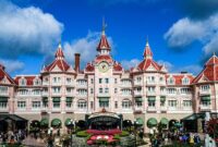 1768324014679-ilustrasi-disneyland-1767928758377_43